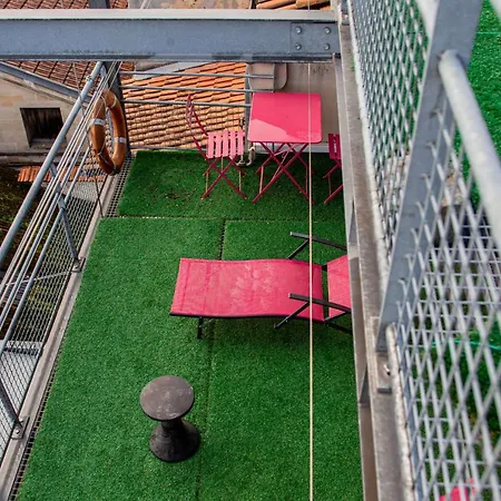 200m In - Panoramic View Of The Roofs